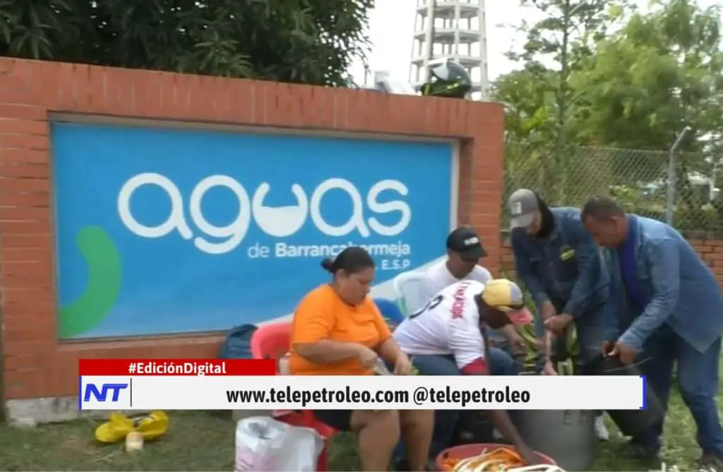 Protesta en planta de tratamiento de agua en Barrancabermeja, protesta trabajadores planta de agua, bloqueo planta de agua Barrancabermeja, conflicto laboral en Barrancabermeja, suministro de agua afectado en Barrancabermeja, huelga en planta de tratamiento de agua, problemas en planta de tratamiento San Silvestre, pago de salarios adeudados en Barrancabermeja, afectación del servicio de agua potable, planta de tratamiento de agua en crisis.