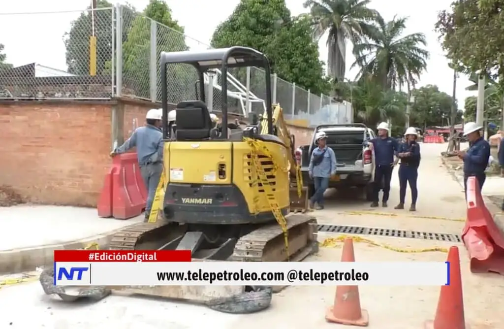 suspensión de obras de pavimentación en El Campín, obras inconclusas en comuna 7, protesta por suspensión de obras, comunidad bloquea maquinaria en El Campín, pavimentación suspendida en barrio El Campín, habitantes exigen cumplimiento de obras, riesgos por calles sin pavimentar, abandono de obras públicas, intervención vial en El Campín, quejas por obras detenidas