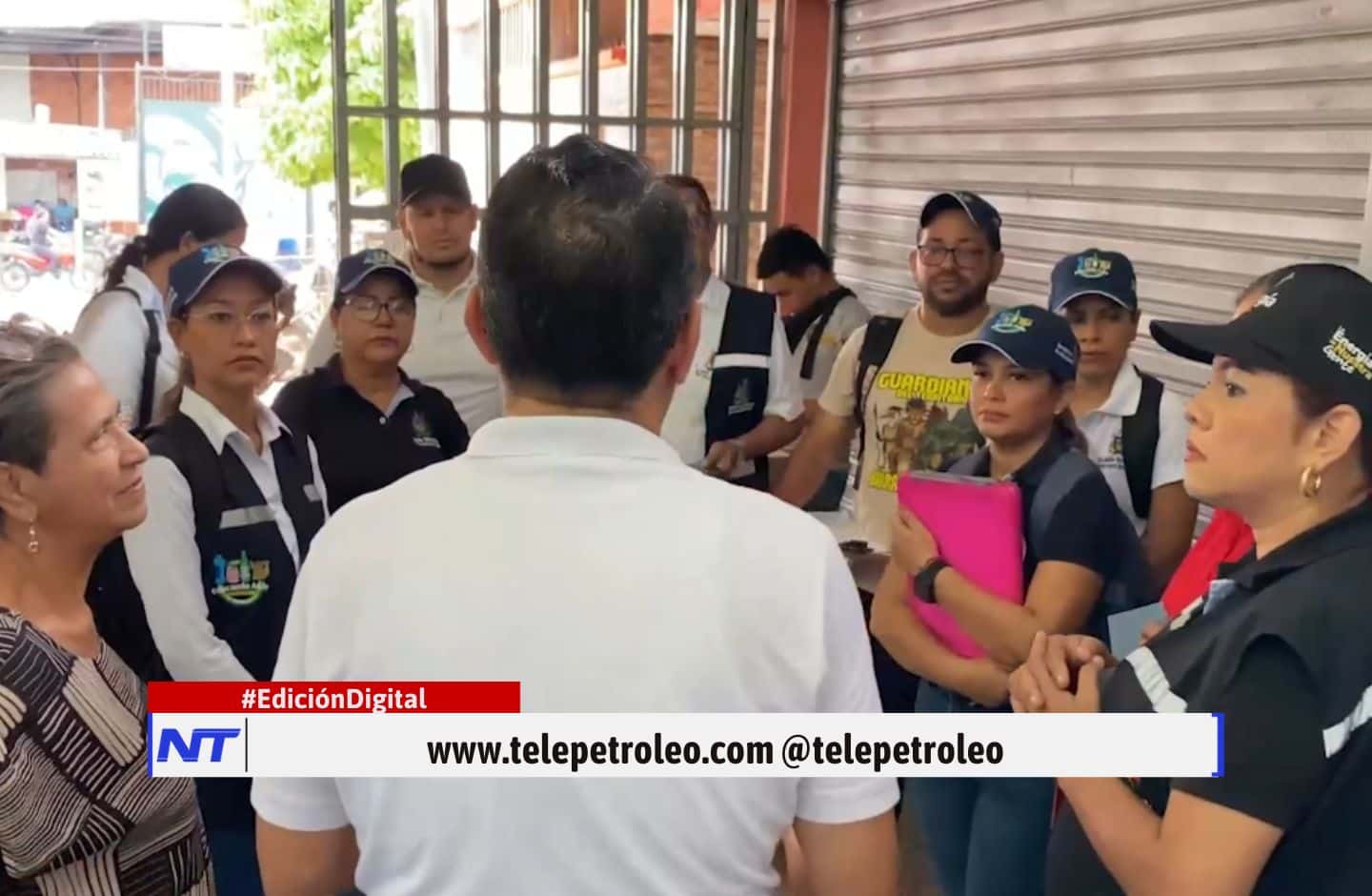 manejo de residuos sólidos en la Plaza Satélite de Barrancabermeja, capacitación ambiental en Barrancabermeja, plan de manejo ambiental Plaza Satélite, sostenibilidad en plazas de mercado, separación en la fuente de residuos, reciclaje en Barrancabermeja, comerciantes capacitados en residuos, plaza Satélite sostenible y ecoamigable, educación ambiental en mercados locales, gestión de desechos reciclables en Barrancabermeja