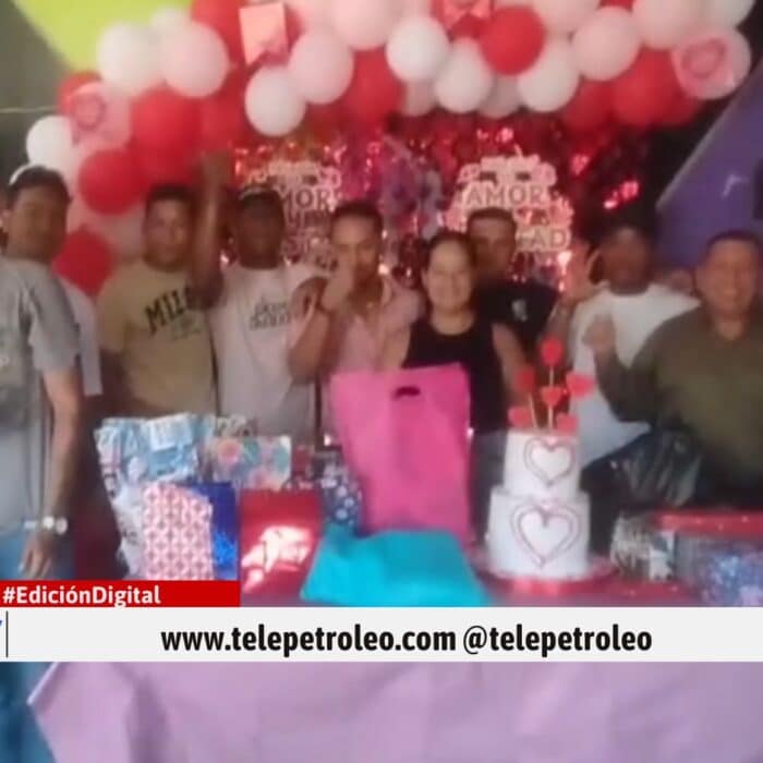 fiesta de amor y amistad en Servicios Agrícolas y Montajes, celebración empresarial amor y amistad, integración laboral con música y alegría, unión y compañerismo en el trabajo, actividades de amor y amistad en empresas, mariachis en fiesta empresarial, cultura organizacional y amistad laboral, detalles especiales entre compañeros de trabajo, compartir en el entorno laboral, compromiso y valores en Servicios Agrícolas y Montajes