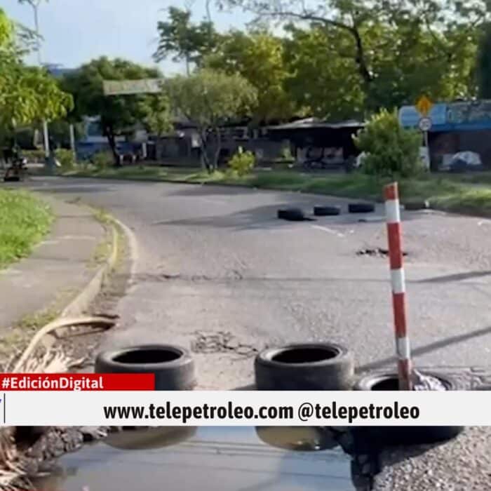 Huecos en la carrera 36 de Barrancabermeja, deterioro vial en Barrancabermeja, accidentes por huecos en Barrancabermeja, problemas de infraestructura en Barrancabermeja, reparación de calles en Barrancabermeja, malla vial deteriorada Barrancabermeja, Secretaría de Infraestructura Barrancabermeja, reclamos ciudadanos por huecos Barrancabermeja, pavimento flexible en Barrancabermeja, seguridad vial en Barrancabermeja