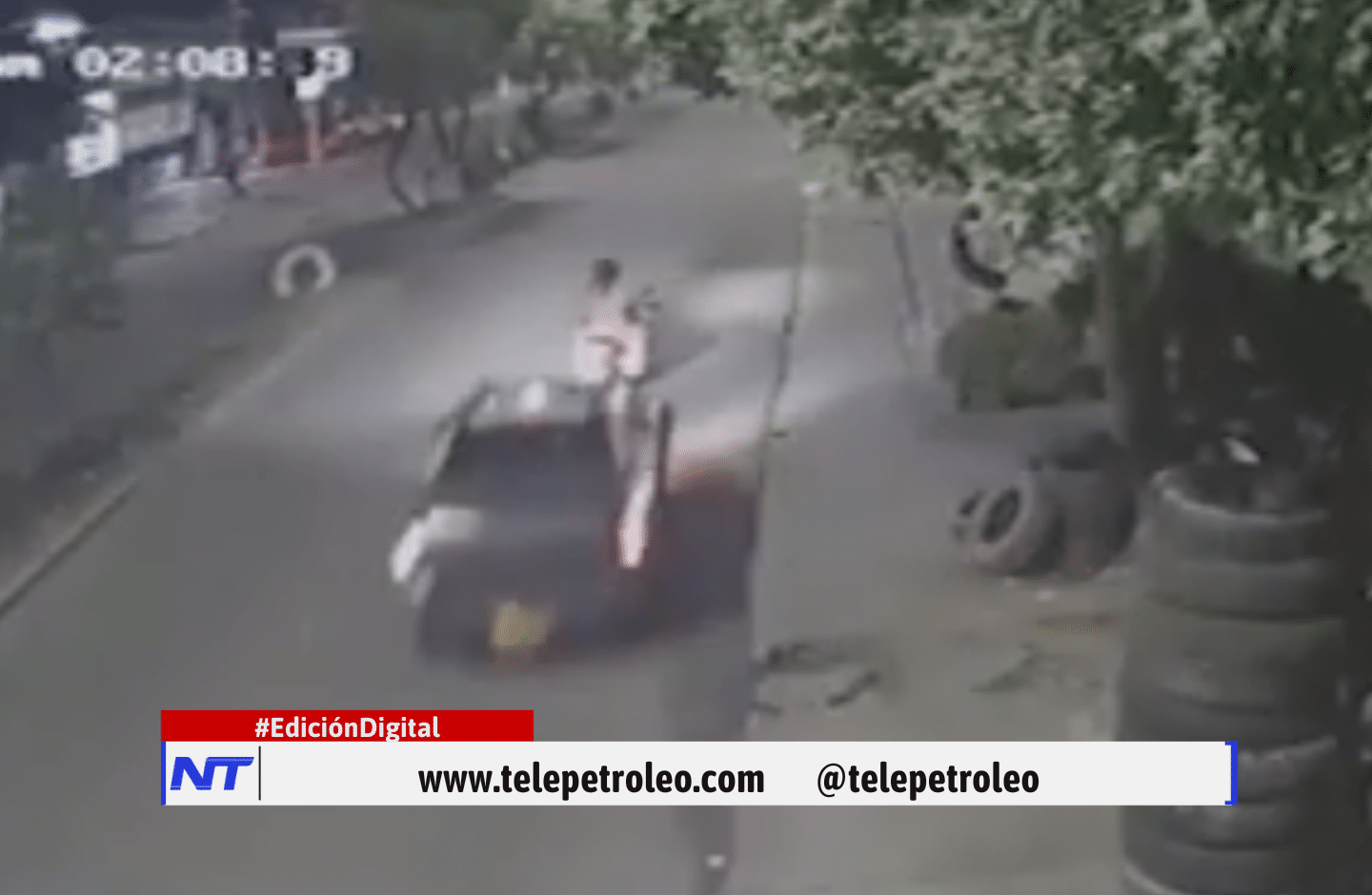 accidente de dos jóvenes en Barrancabermeja, accidente de tránsito en Barrancabermeja, jóvenes heridas en accidente de moto, camioneta involucrada en accidente Barrancabermeja, estudiante herida en Barrancabermeja, cirugía reconstructiva tras accidente, búsqueda de conductor responsable, cámaras de seguridad accidente Barrancabermeja, motociclista lesionada en Barrancabermeja, familias exigen justicia por accidente, choque entre camioneta y motocicleta.